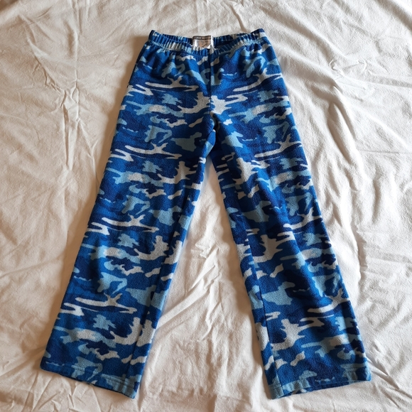 Boy's pajama set | kid size small 7-8 - Picture 4 of 5